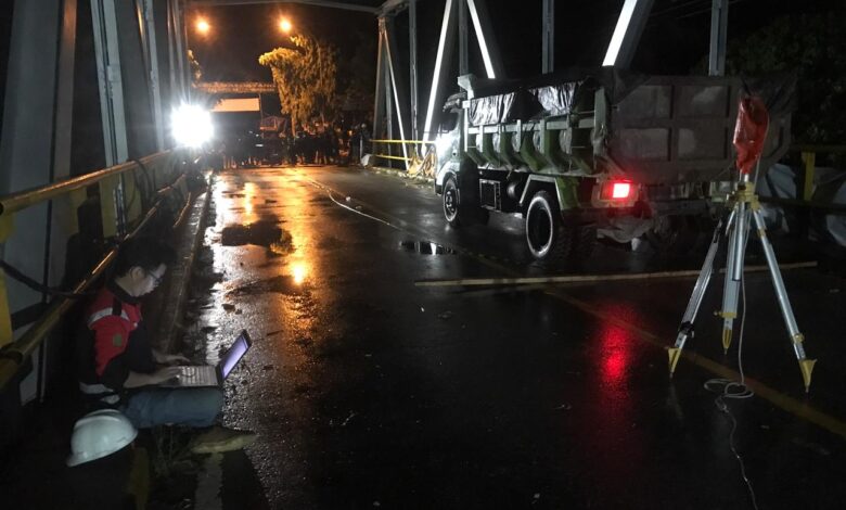 Uji Beban Jembatan Sungai Batang Berjalan Mulus