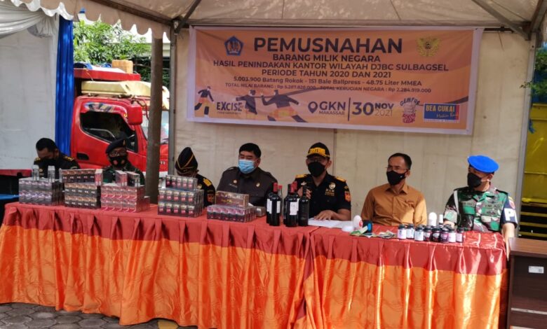 Rupa-rupa Barang Impol Ilegal Bernilai Miliarn Rupiah Dimusnahkan