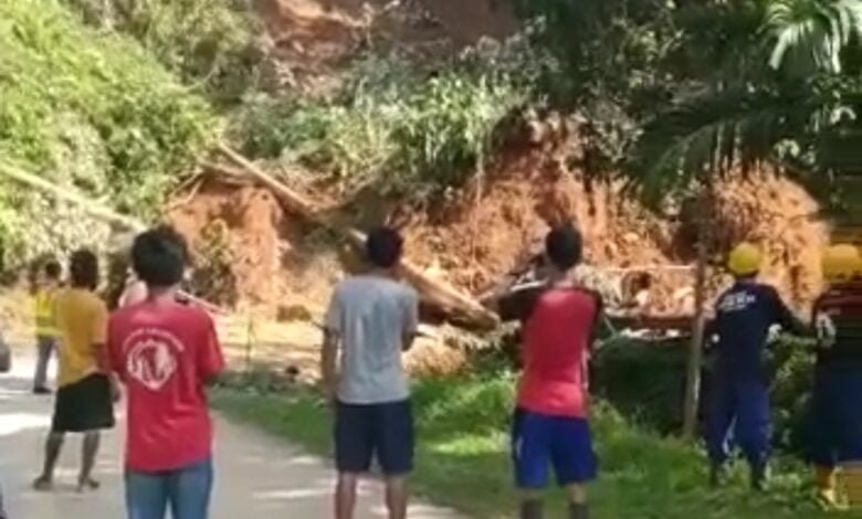 Akibat Longsor, Jalan Palopo-Toraja Lumpuh Total