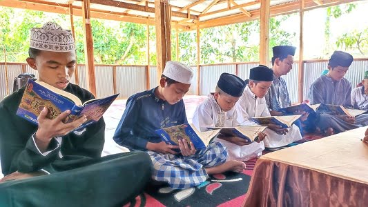 Bangun Syiar Islam, Mushaf Quran Global Wakaf ACT Bahagiakan Tahfidz di Sidrap