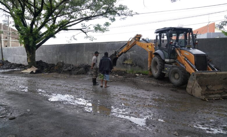 Pemprov Sulsel Benahi Jalan Tun Abdul Razak yang Sudah Rusak Parah