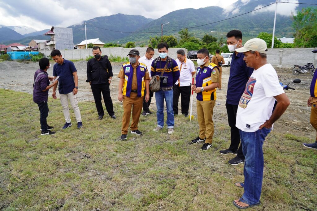 Wali Kota Hadi Revitalisasi 7 Lapangan Sepak Bola di Palu