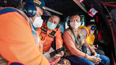 Andi Sudirman Kunjungi Korban Gempa dan Serahkan Bantuan di Pulau Bonerate Selayar