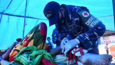 TNI AL Lakukan Pelayanan Medis Korban Gempa di Posko Pengungsian Pulau Kalaotoa Selayar