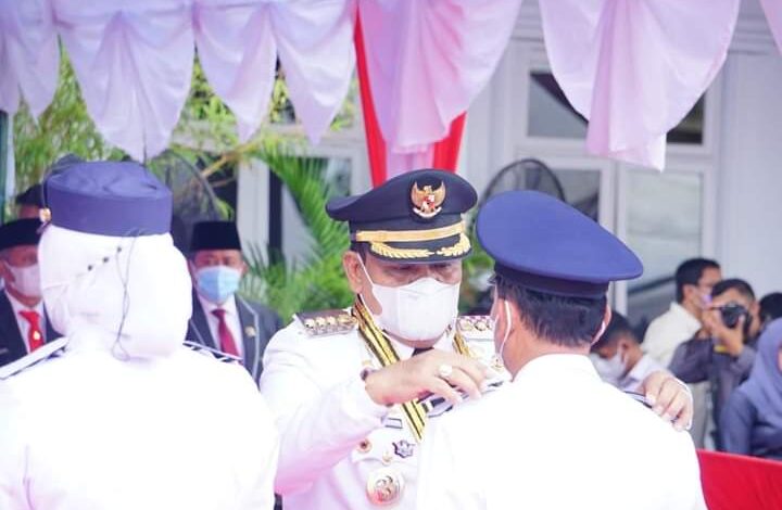 Bupati Bone H. Andi Fahsar M Padjalangi resmi melantik 177 Kepala Desa (Kades) terpilih, Rabu (22/12/2021).