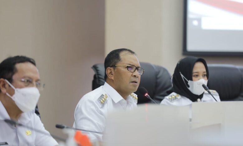 Rakor Bersama OPD, Danny Target 100 Persen Vaksinasi di Makassar