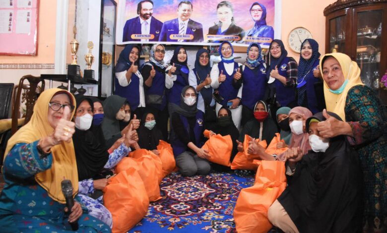 Peringati Hari Ibu, Garnita Malahayati Salurkan Paket Sembako Lansia