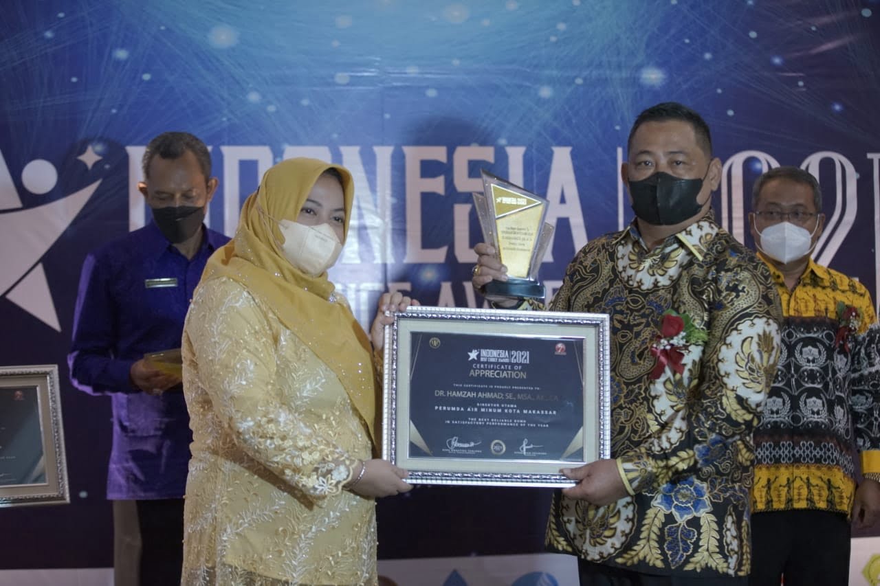 Peduli Penyiaran, PDAM Makassar Terima Penghargaan KPID Award 2021