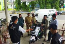 Mudahkan Dakwah Para Dai, Rahmat Abdullah Terima Bantuan Motor dari Global Wakaf-ACT