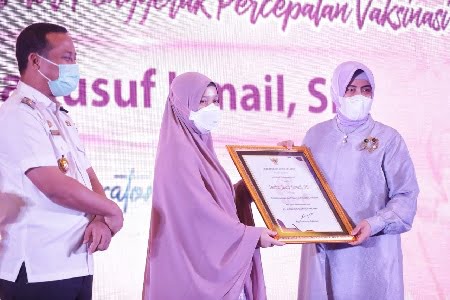 Indira Jusuf Ismail dan Fatmawati Rusdi Dapat Penghargaan Perempuan Inspirator di Hari Ibu