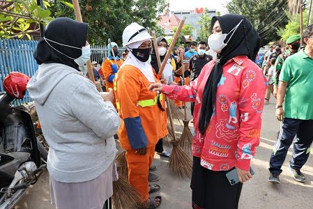 Pantau Jumat Bersih Kecamatan Mariso, Wawali Fatma Ajak Warga Peduli Lingkungan