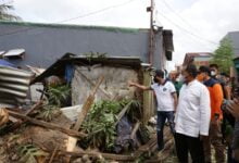 Wali Kota Danny Tinjau Lokasi Korban Angin Puting Beliung Kelurahan Maccini Parang