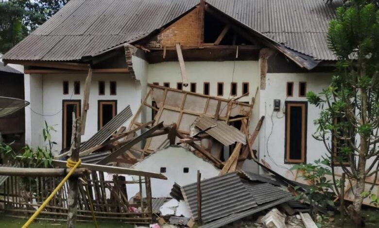 Satu Rumah di Lebak Banten Roboh Akibat Gempa 6,7 SR