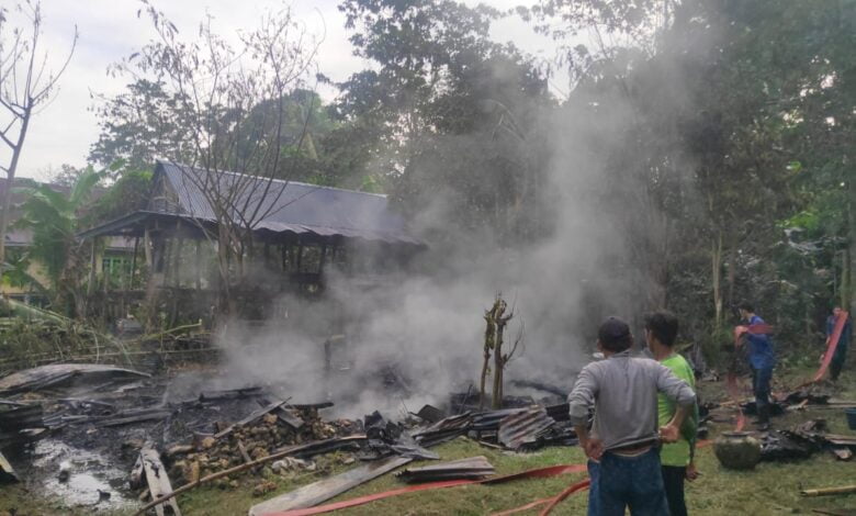 Ditinggal saat Memasak, Rumah di Bone Hangus Terbakar Beserta Isinya