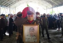 Wawali dr Reny Lepas Jenazah Seorang Birokrat Tulen dan Politisi Senior di Kota Palu