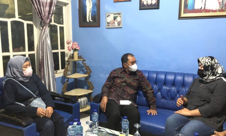 Danny Kunjungi Keluarga Korban Tersandera Pembajak Milisi Al Houthi Yaman