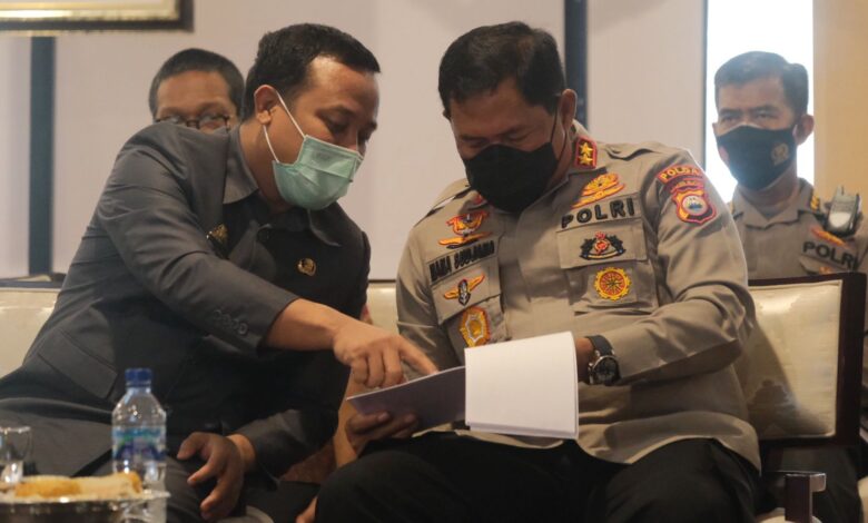 Plt Gubernur Sulsel Bersama Forkopimda Komitmen Akselerasi Percepatan Vaksinasi