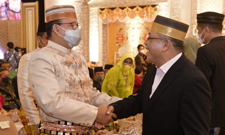 Bertemu di Nikahan Putra NH, Anies-IAS Ngobrol Ini...