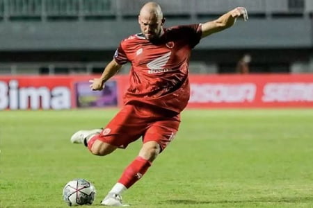 Gol Penalti Anco Jansen, PSM Makassar Salip Madura United di Papan Klasemen
