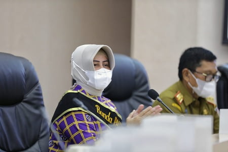 Indira Jusuf Ismail Lantik dan Kukuhkan Bunda Paud Kecamatan, Ini Pesannya
