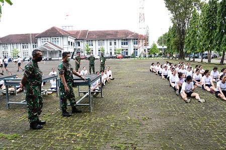 363 Calon Prajurit TNI AL Jalani Tes Samapta Jasmani di Lantamal VI