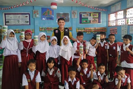 Sisihkan Uang Jajan, Siswa-siswi SD Inpres IKIP Makassar Ingin Bantu Guru Pelosok