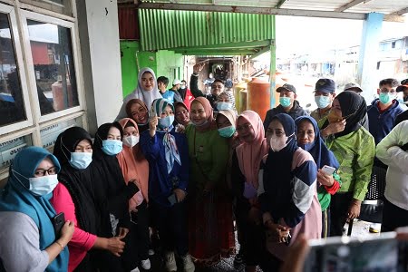 Tinjau Sabtu Bersih Kecamatan Ujung Tanah, Wawali Fatma Minta Perbaikan Jalan Sabutung