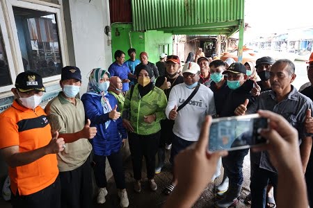 Tinjau Sabtu Bersih Kecamatan Ujung Tanah, Wawali Fatma Minta Perbaikan Jalan Sabutung