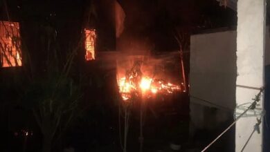 Diduga Korsleting Listrik, Dua Rumah Hangus Dilalap Api Saat Pemilik Sedang Tidur