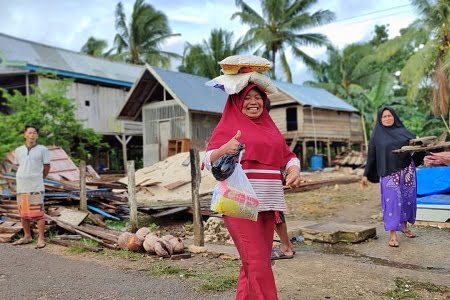 Bantuan Pangan Bahagiakan Warga Korban Gempa di Selayar