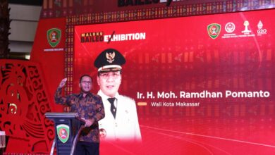 Danny Sambut Bahagia Pameran Kolaborasi Tenun Maluku dan Sutera Makassar