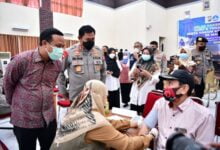 Andi Sudirman Bersama Kapolda Sulsel Tinjau Vaksinasi Booster Presisi