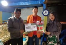 Baksos di Pelosok Gowa, ACT-BEM FMIPA UNM Salurkan Beras Gratis dan Wakaf Al-Qur’an ke Keluarga Prasejahtera