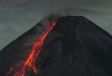 Gunung Merapi Luncurkan 17 Kali Awan Panas