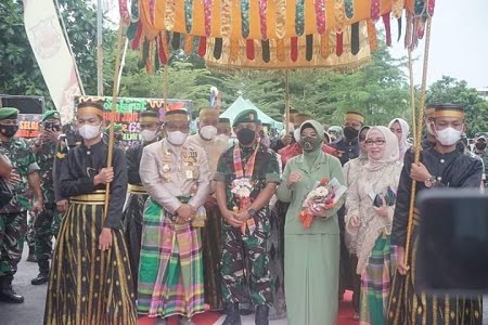 Pulang Kampung, Pangdam Mayjen Andi Muhammad Dianugerahi Nama Gelar Adat Bone Bau Sawe Petta Tone