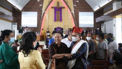 Resmikan Gereja Toraja, Danny Gaungkan Hidup Sehat dengan Mengonsumsi Masakan Rebusan