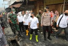 Pasar Manonda Palu Terbakar, Wali Kota Hadi Bersama Ketua Diah Langsung Turun ke Lokasi