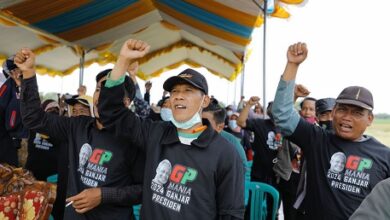 Ribuan Kaus 2024 Ganjar Presiden Dibagikan Relawan GP Mania ke Pemudik