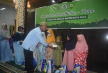 Diinisiasi BKPRMI, Anak Yatim dari TPA Se Kota Palu Terima Santunan