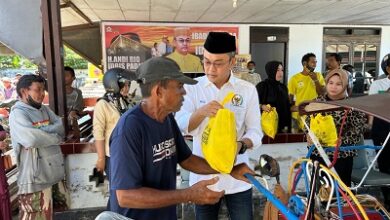 Ribuan Paket Ramadan Andi Rio Idris Padjalangi Bahagiakan Kaum Dhuafa di Bone