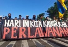 Di Surabaya, Mahasiswa Unjuk Rasa Pelesetkan Nawacita Jokowi Jadi Dukacita