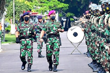Komandan Kodiklatal Resmi Buka Dikmaba dan Dikmata TNI AL Satdik-2 Makassar