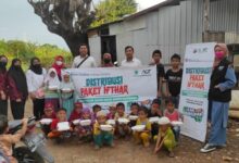 Sajian Ifthar Ramadan Modern Ekspress Sulsel dan ACT Sapa Masyarakat Kampung Pemulung