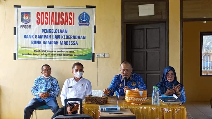 Dinas DLH Kabupaten Bone Sosialisasi Pengelolaan Bank Sampah