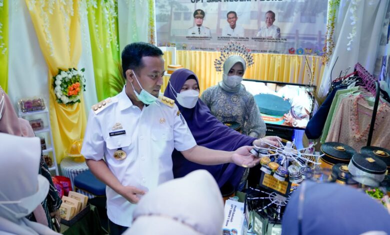 Gubernur Sulsel Takjub Beragam Hasil Karya Pelajar SMK se-Sulsel