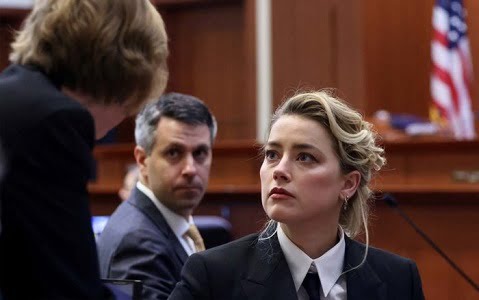Amber Heard Bersaksi di Persidangan Kasus Gugatan Pencemaran Nama Baik Johnny Depp