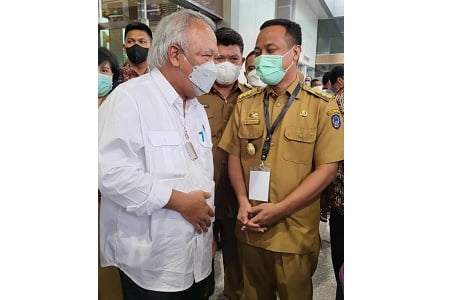 Bertemu Menteri PUPR, Gubernur Andi Sudirman Lapor Kondisi Jalan Seko-Rampi