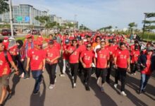 Danny Dampingi Aksa Mahmud Lepas Ribuan Peserta Jalan Santai PSBM