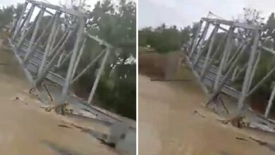 Belum Rampung, Jembatan Sungai Garimpang Ambruk Diterjang Banjir