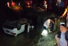 Nahas, Minibus Menabrak Jembatan dan Tercebur ke Sungai